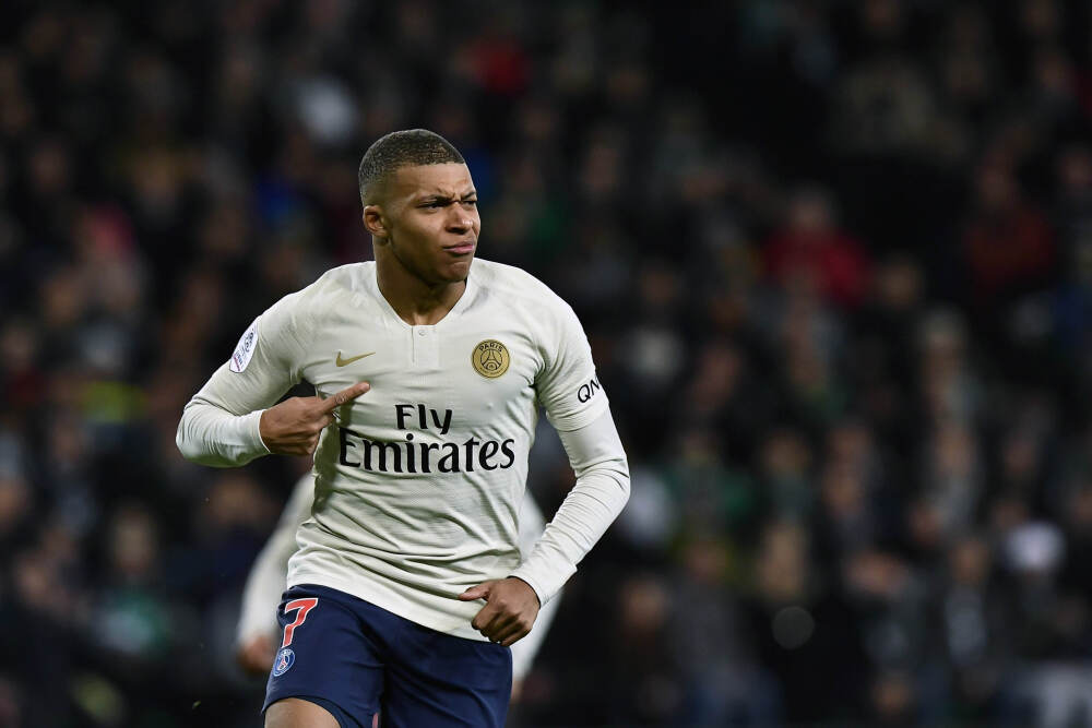   谢泼德谈投篮距离越来越远：我有信心了 这能让球场空间更开阔